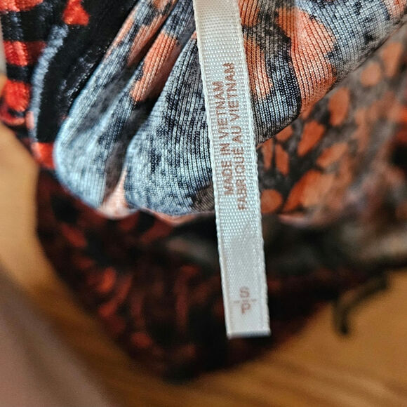 Free People Take A Break Halter Top In Black Combo Velvet Crop Blouse Size Small - Picture 4 of 9